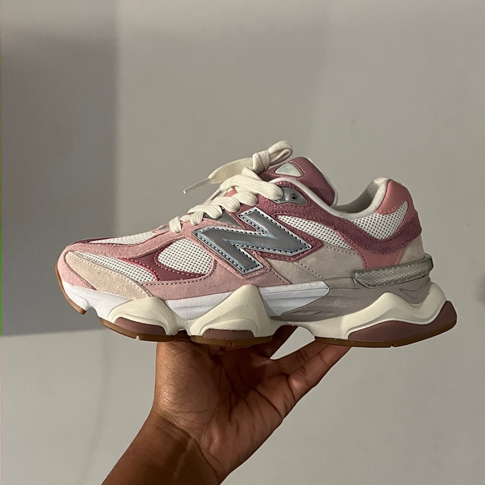 New Balance 9060 Rose Pink